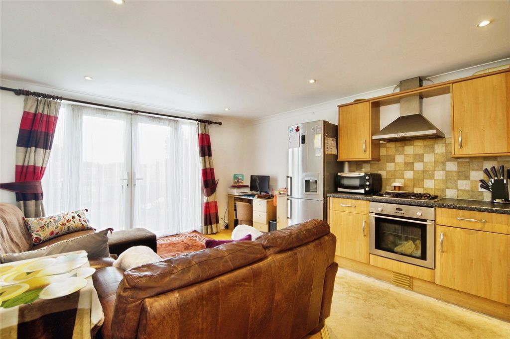 Property photo 2 of 20 Picture No. 14