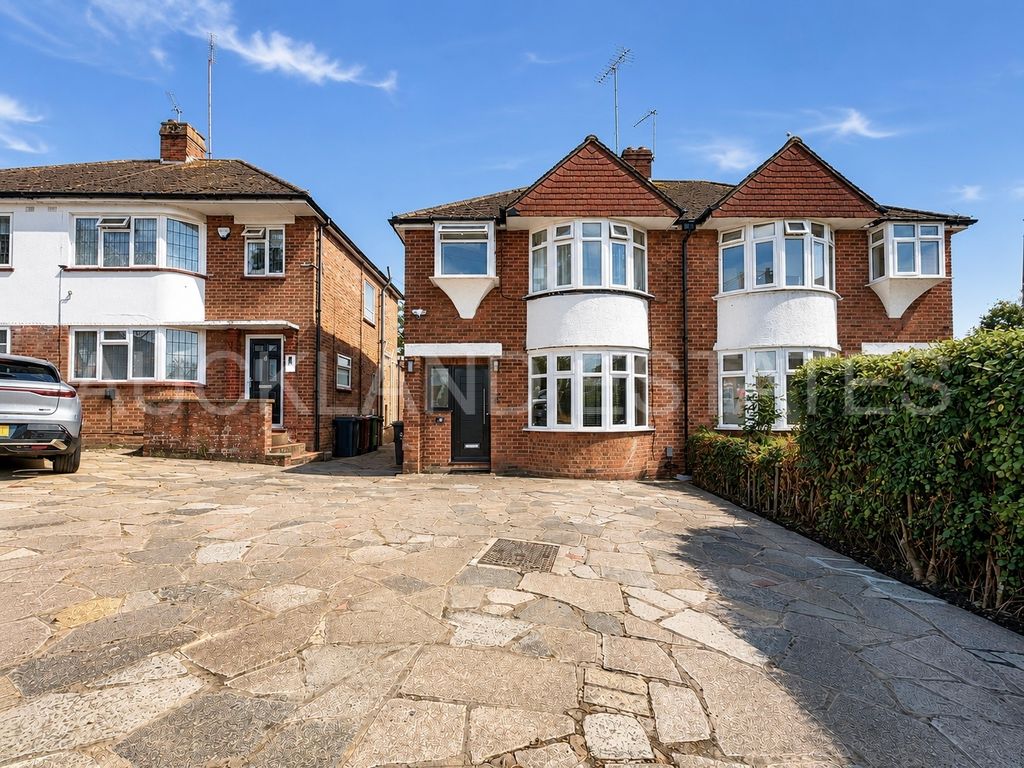 Property photo 1 of 32