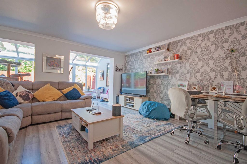 Property photo 2 of 16 L.Jpg