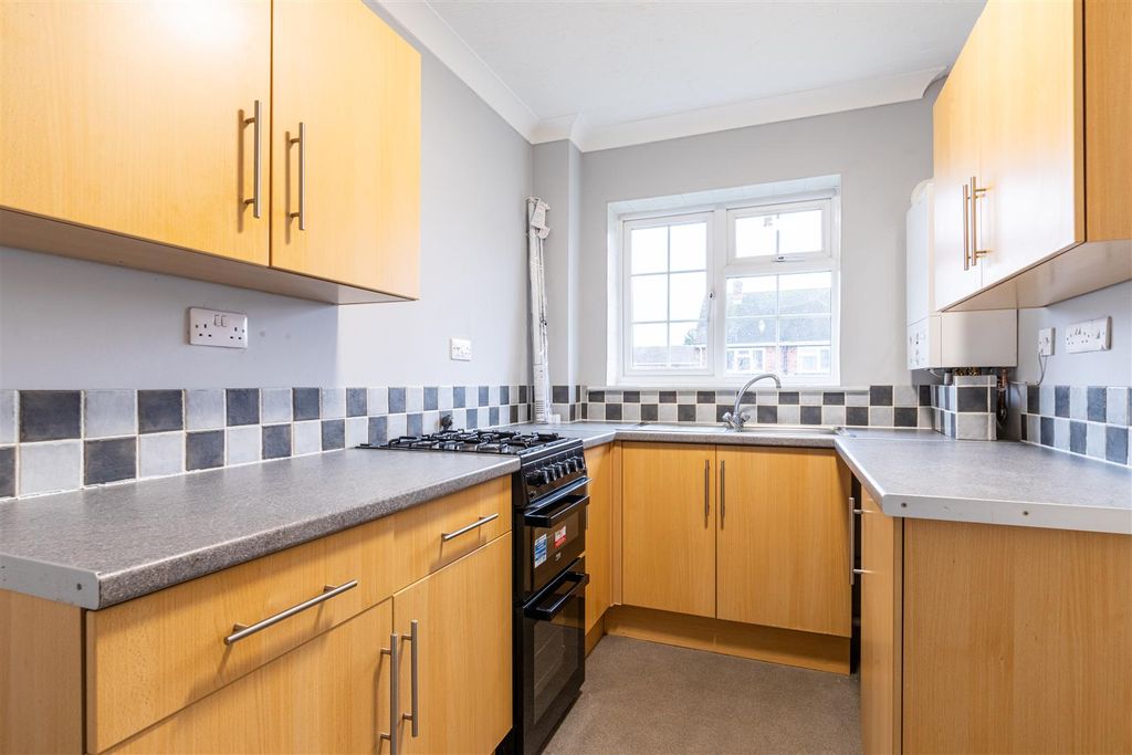 Property photo 3 of 5 Kitchen