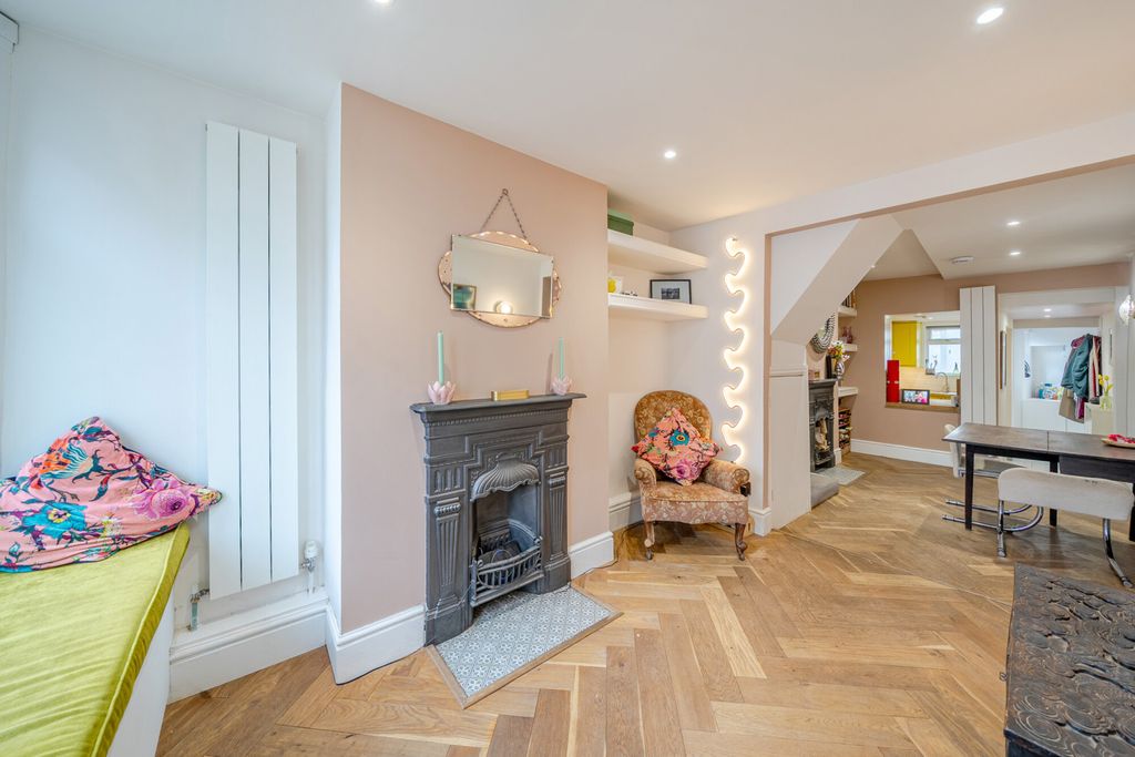 Property photo 2 of 18 1450045-4-69F0914...