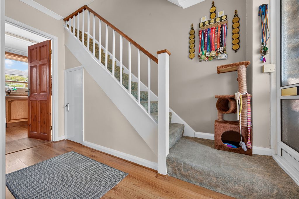 Property photo 2 of 35