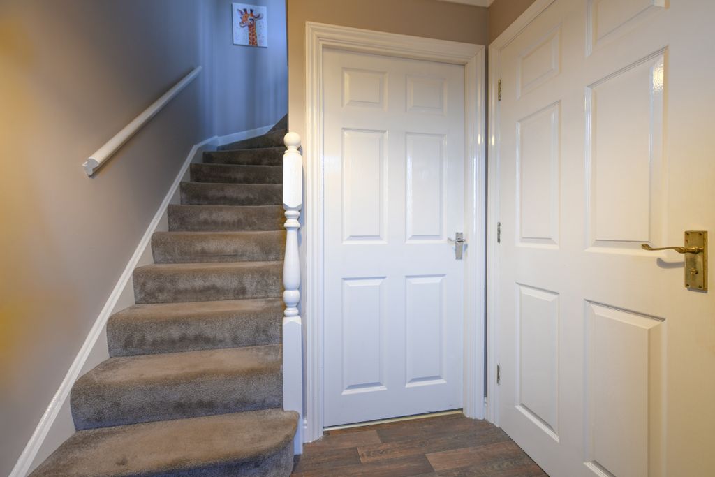 Property photo 2 of 30