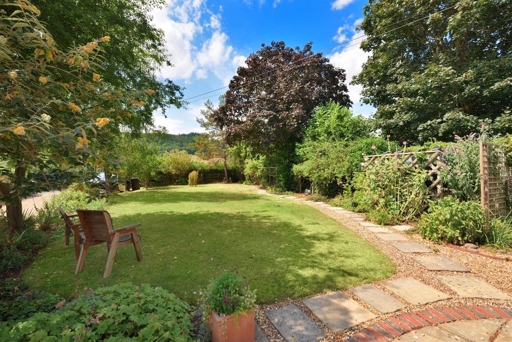 Property photo 2 of 31
