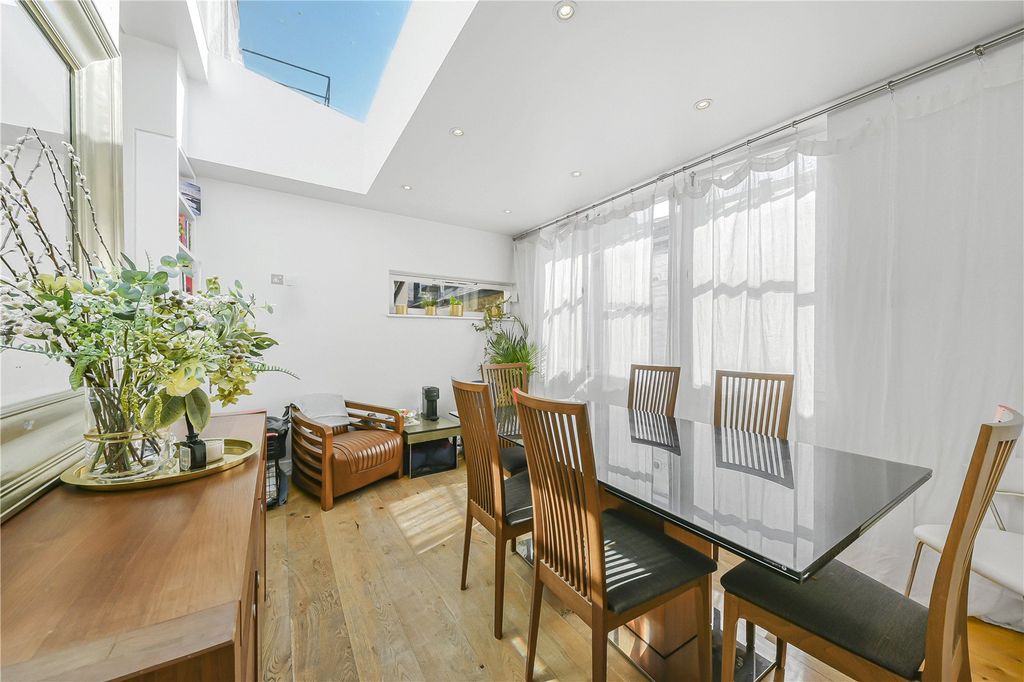 Property photo 3 of 18 Dining Room