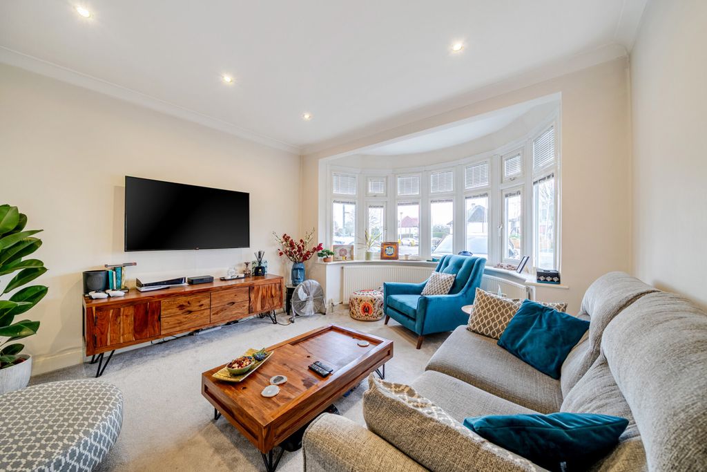 Property photo 3 of 20 1404338-1-697B705...