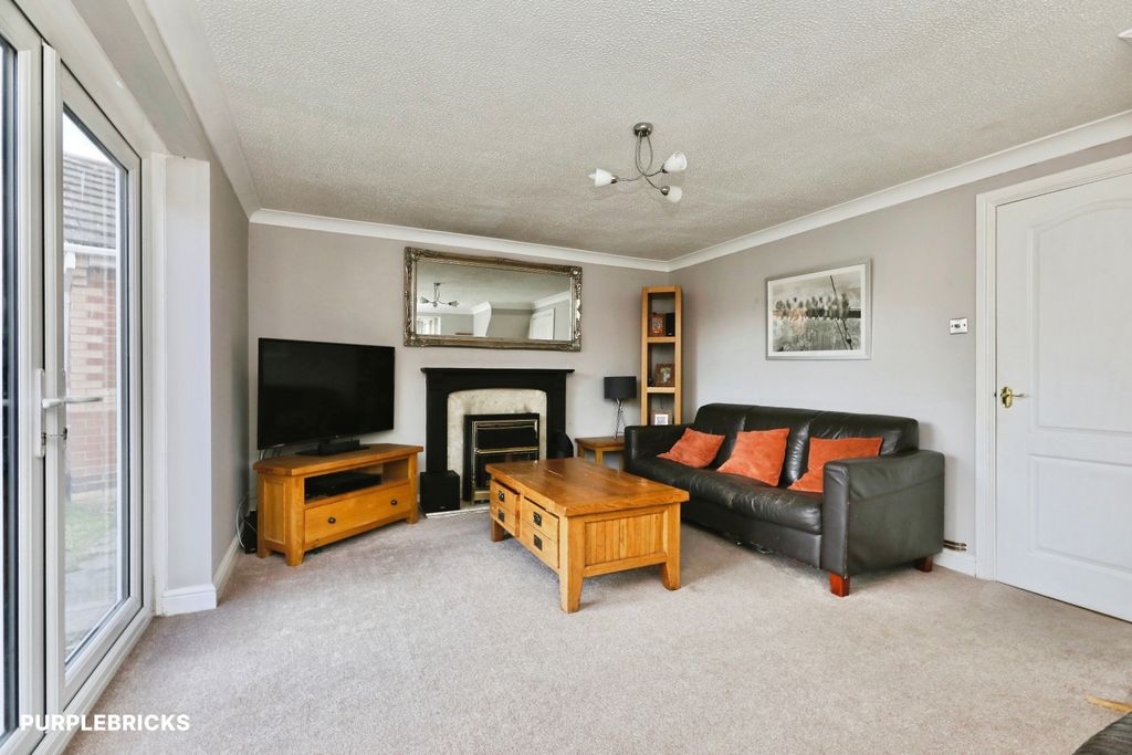 Property photo 3 of 25