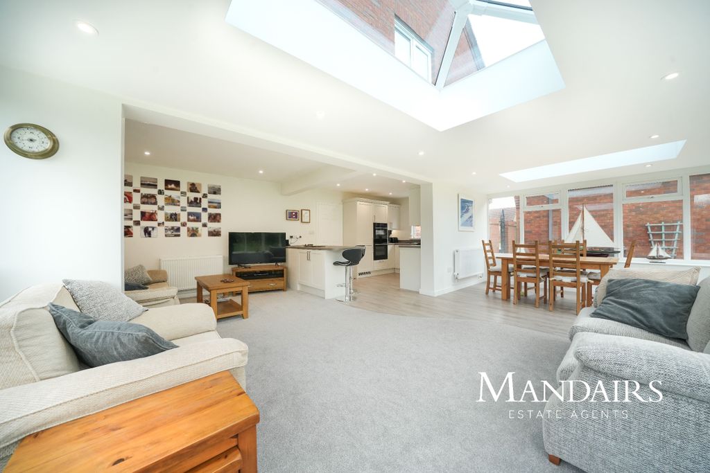 Property photo 1 of 37