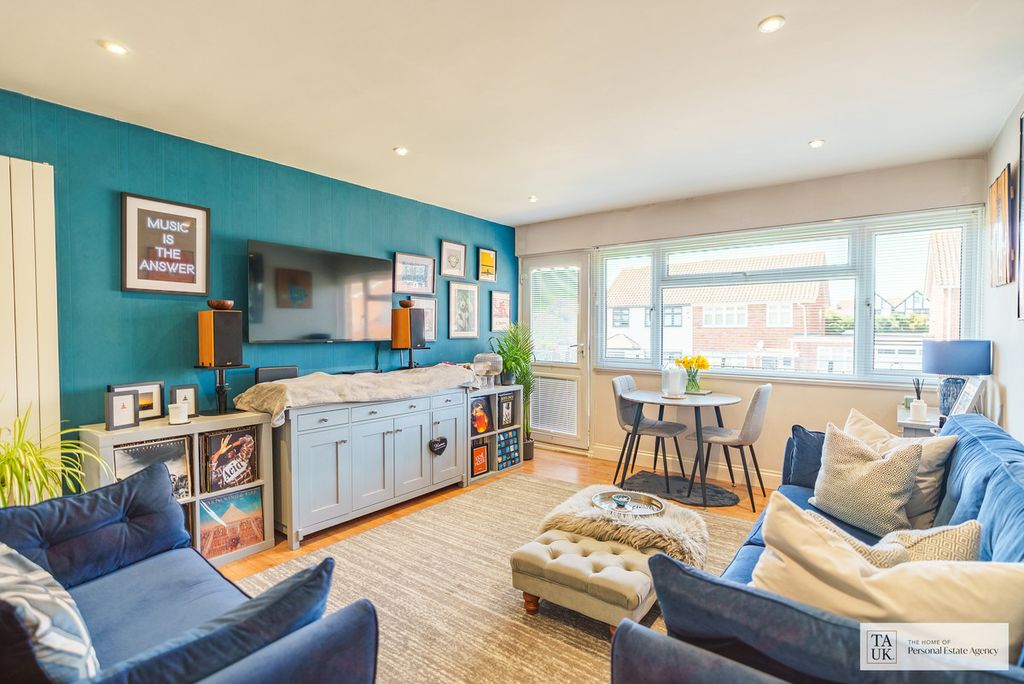 Property photo 3 of 14