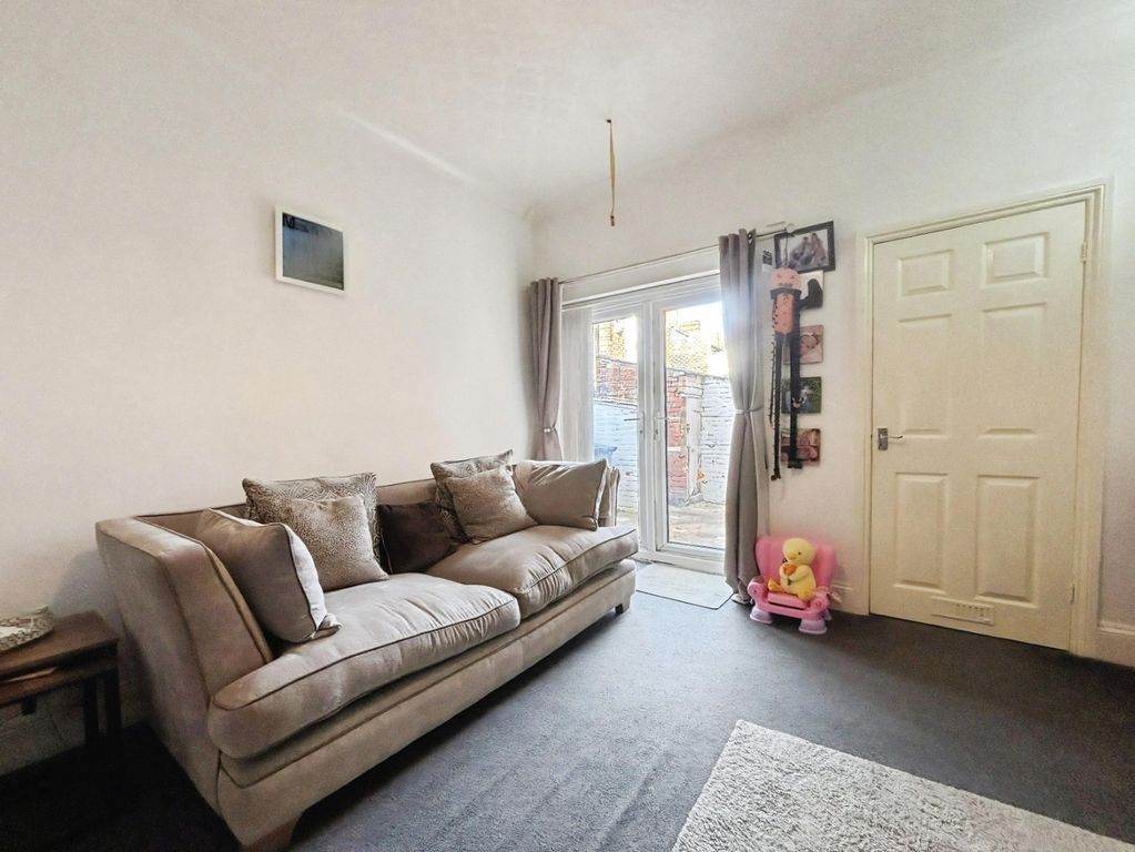 Property photo 3 of 12 5090082