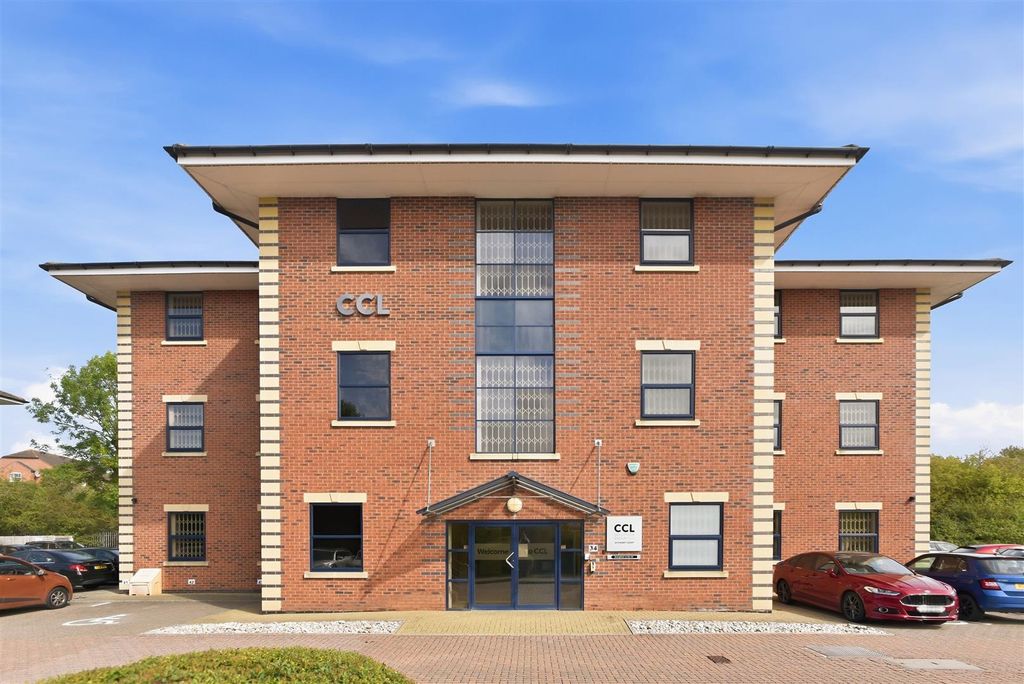 Property photo 3 of 23 34 Cygnet Court 2648-2.Jpg