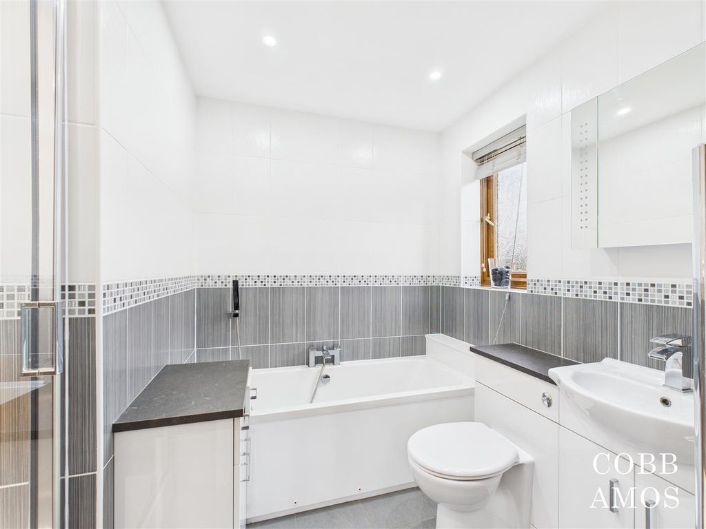 Property photo 3 of 24 Cam02803G0-Pr0252-Still004.Jpg