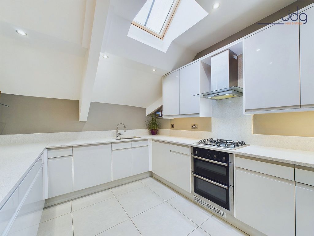 Property photo 2 of 17 Kitchen
