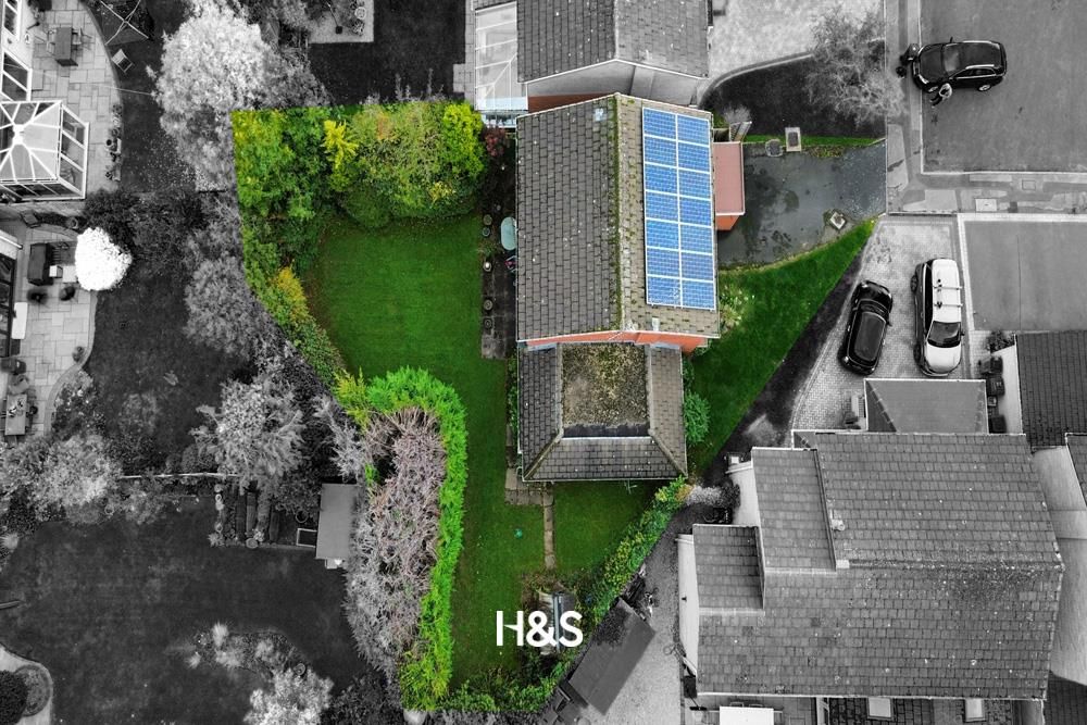 Property photo 2 of 16 14 Woodrow Crescent - Drone 1.Jpg