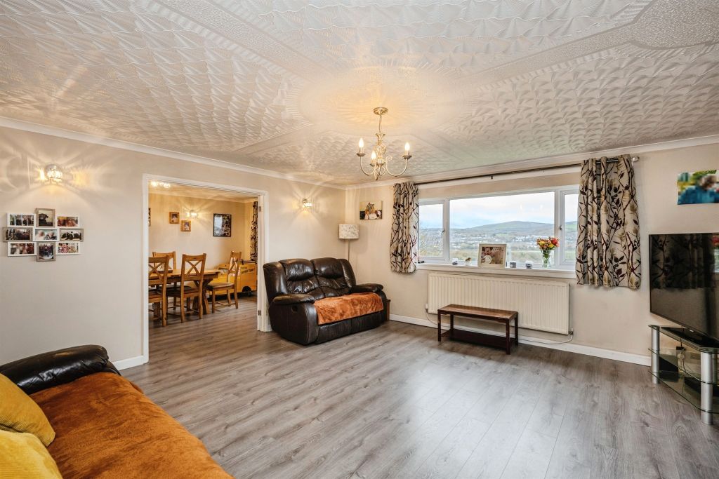 Property photo 3 of 34