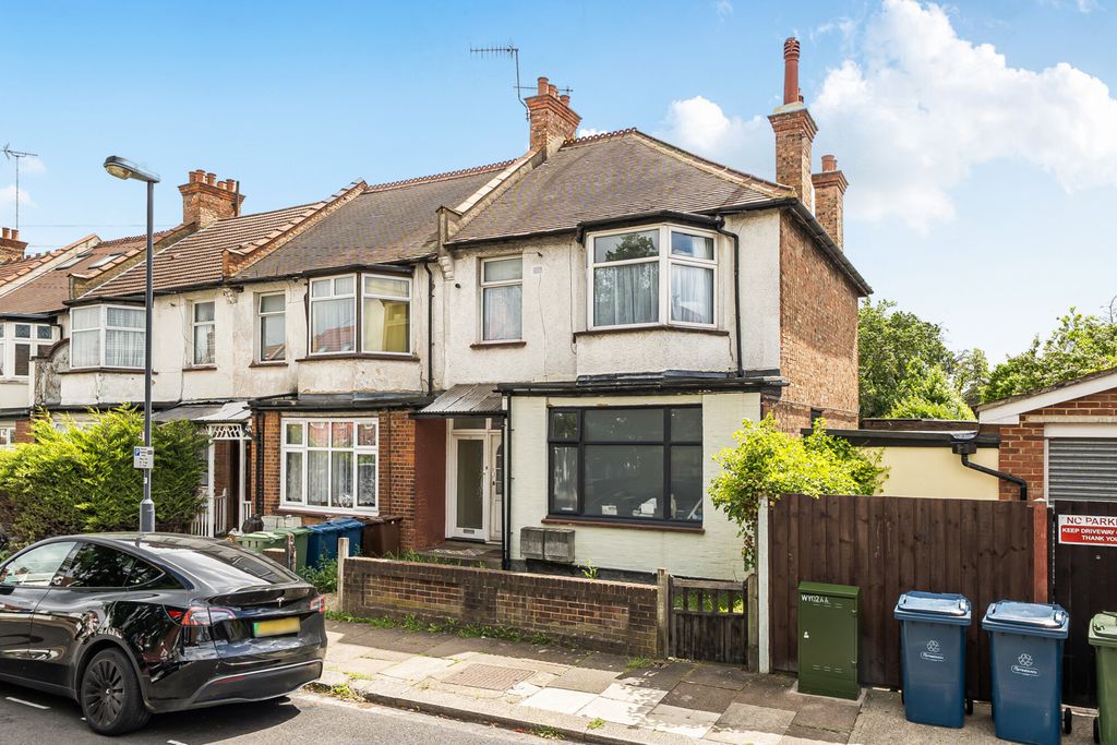 Property photo 1 of 17 1472444-15-6A2155...