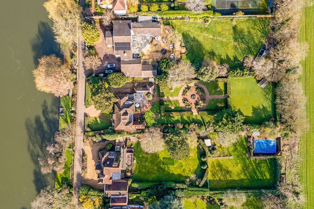 Additional image 21 of 6 bed detached house for saleRiver Road, Taplow, Maidenhead SL6