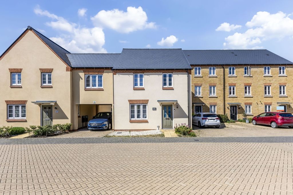 Property photo 2 of 11 107889_7 Fakenham...