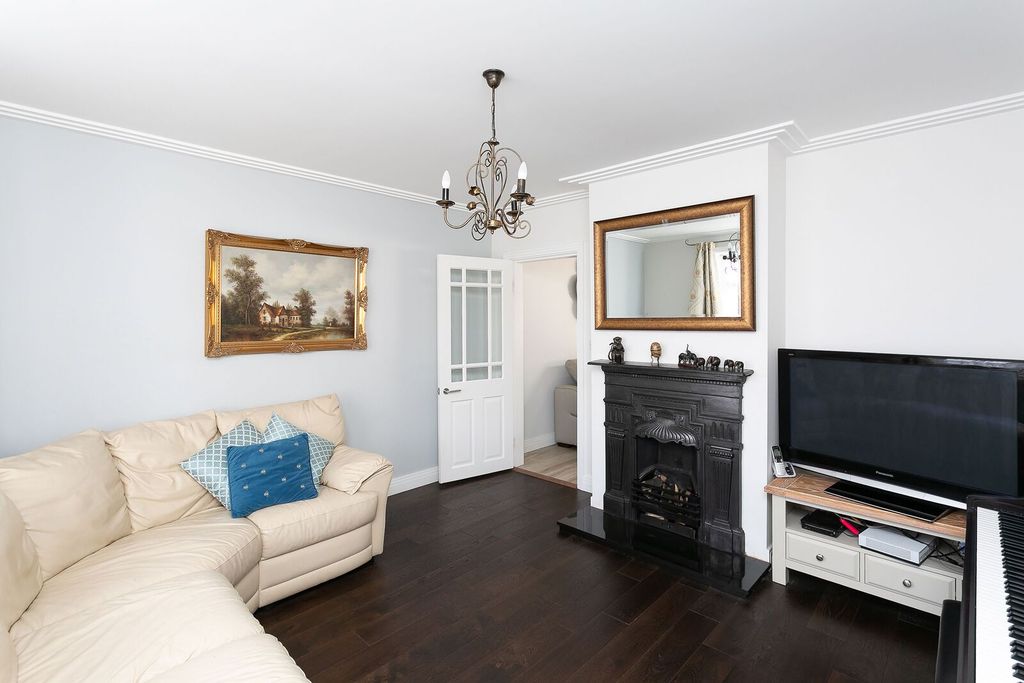 Property photo 1 of 43