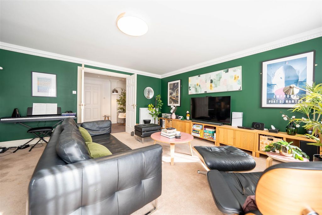 Additional image 16 of 4 bed property for saleGraybank Road, Perth PH2