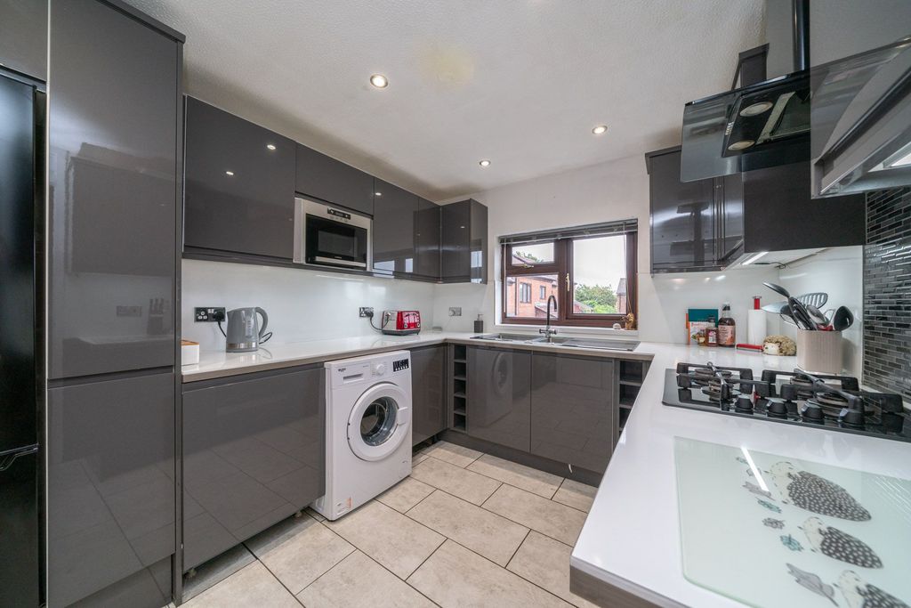 Property photo 2 of 15