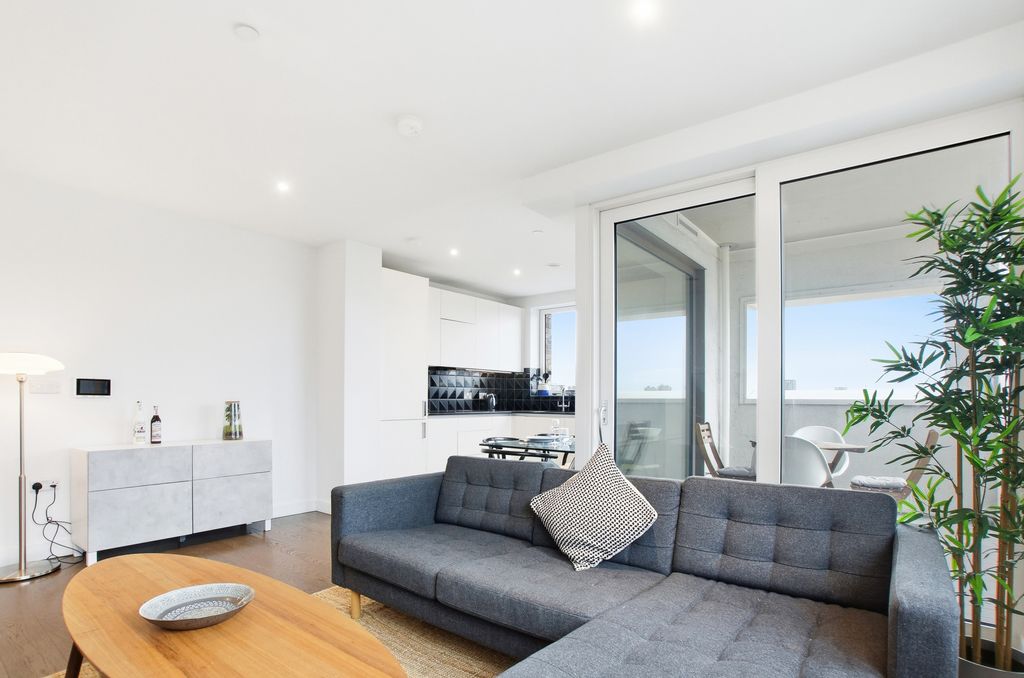 Property photo 2 of 23