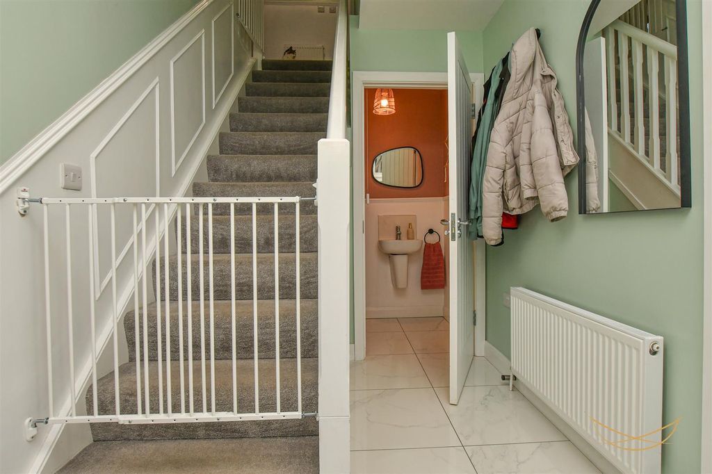 Property photo 3 of 46 Dhp-17.Jpg