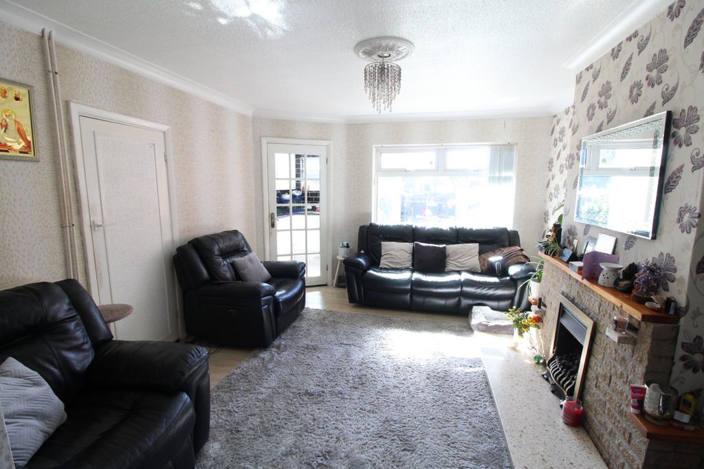 Property photo 2 of 9 Picture No. 04