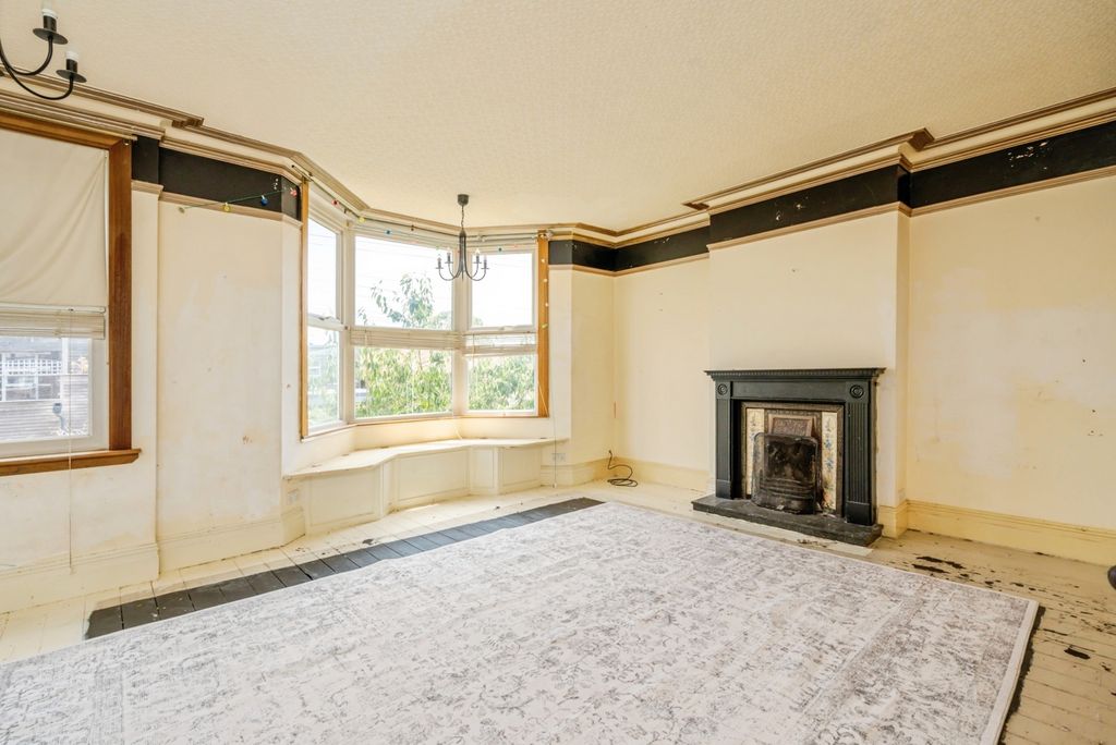 Property photo 3 of 20 Pbox-Img.Jpg