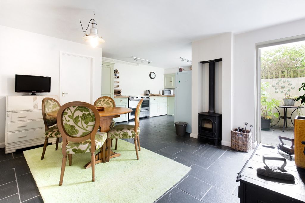 Property photo 2 of 14 2987857