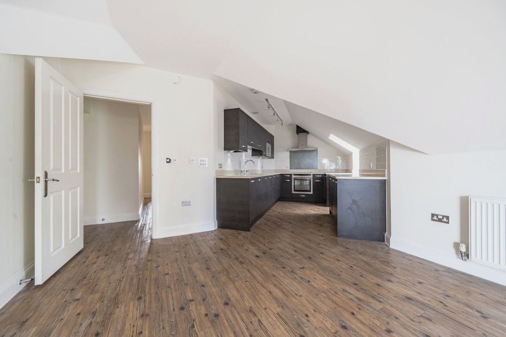 Property photo 3 of 13 Picture No. 36