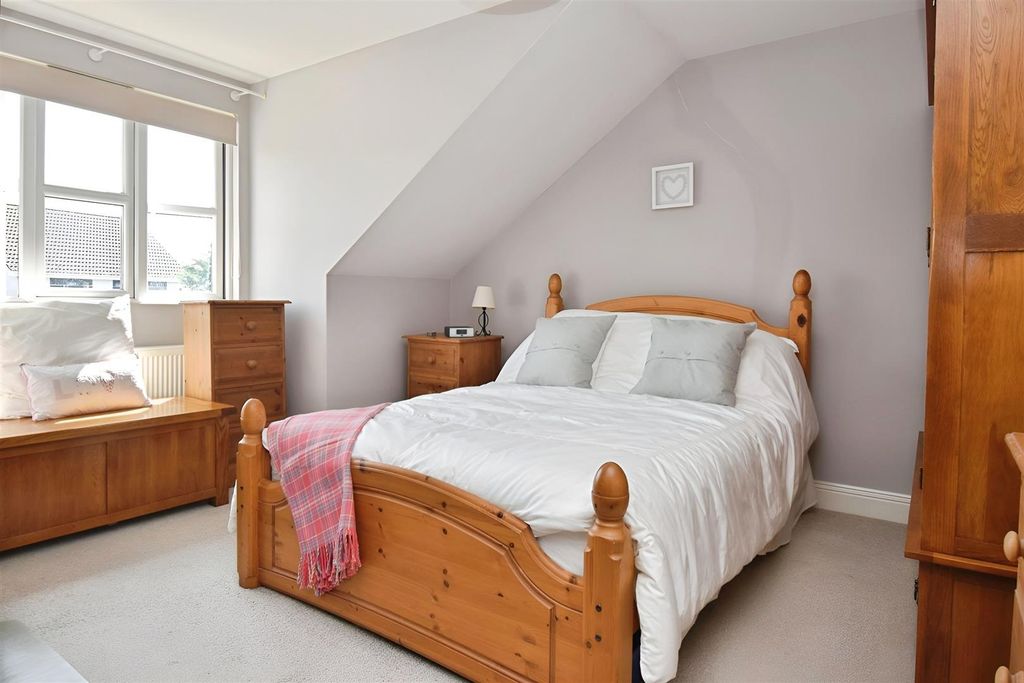 Locks Road, Locks Heath SO31, 4 bed detached house for sale, £695,000 ...