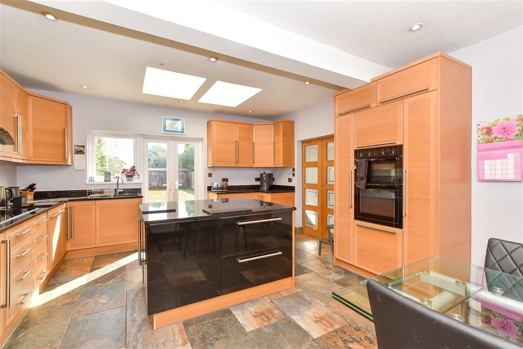 Property photo 3 of 16 Kitchen/Breakfast Room
