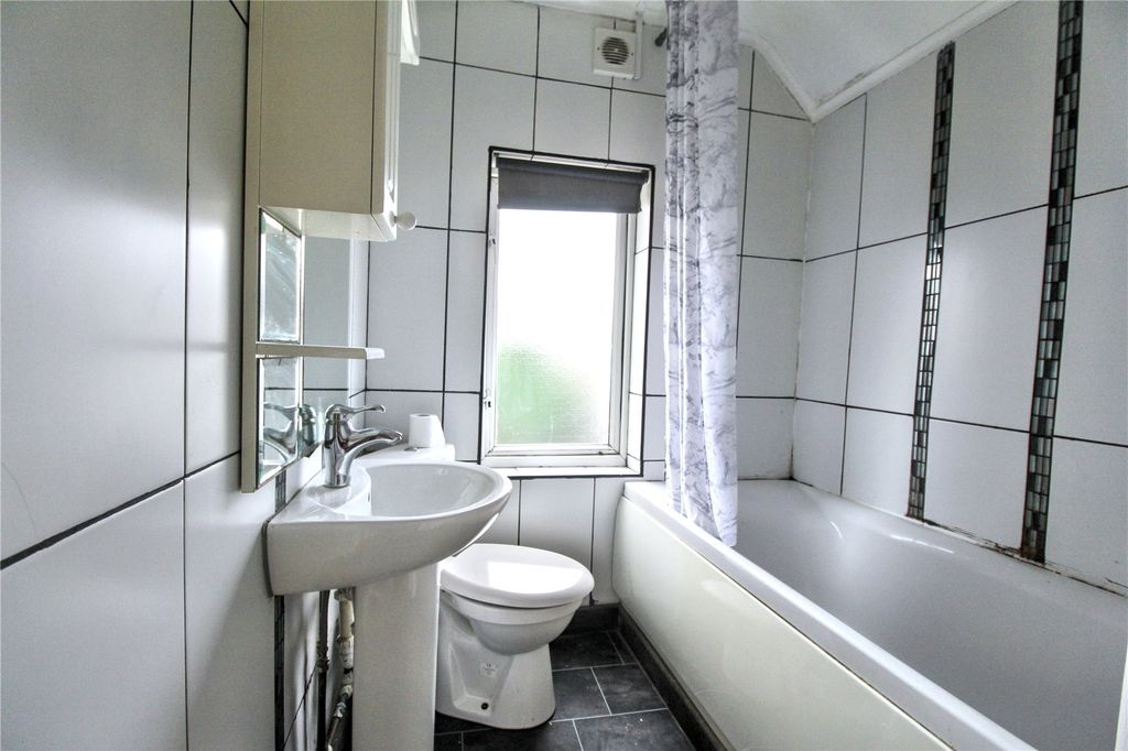 Property photo 3 of 5 Picture No. 07