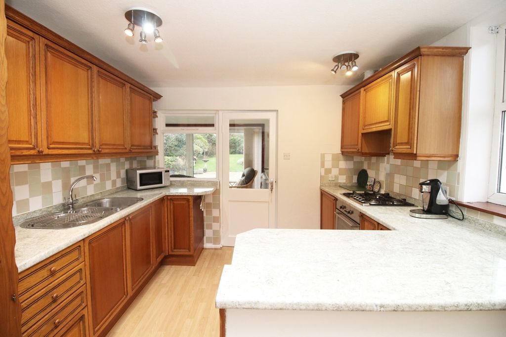 Property photo 2 of 27