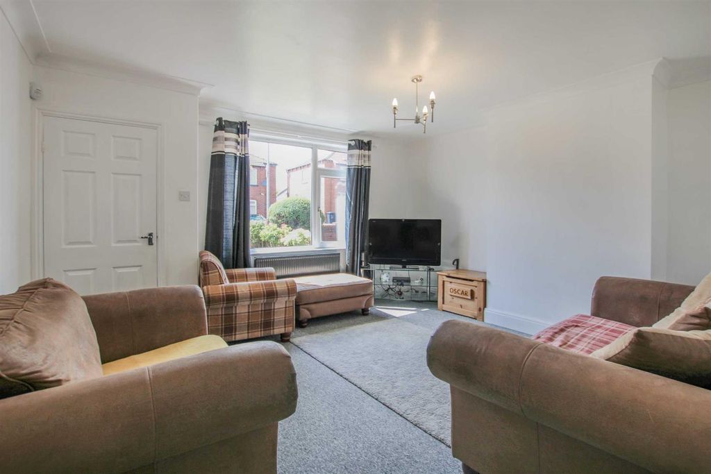 Property photo 2 of 18 Living Room: