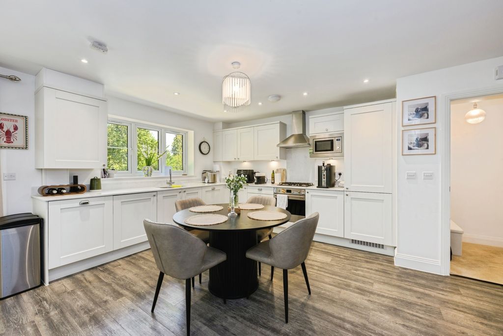 Property photo 3 of 14 Pbox-Img.Jpg