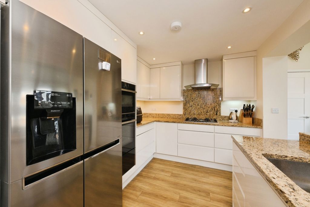 Property photo 2 of 19 Pbox-Img.Jpg