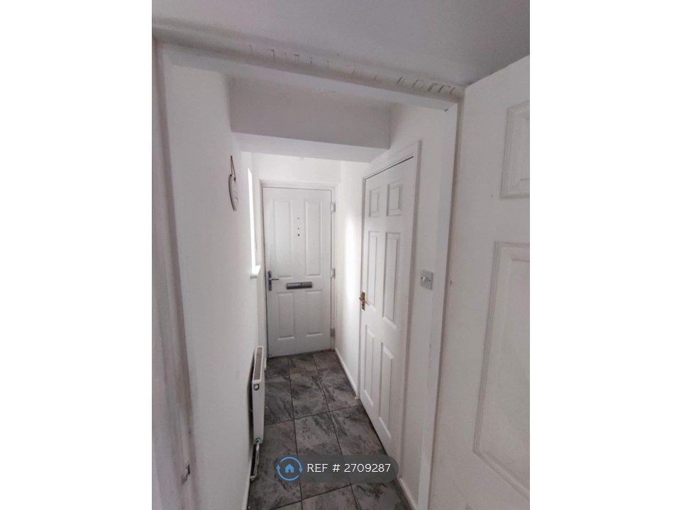 Property photo 2 of 29 Hallway