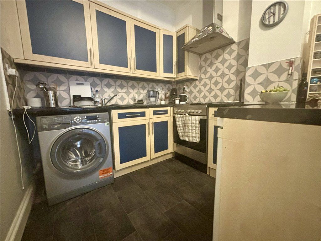 Property photo 3 of 7 Kitchen