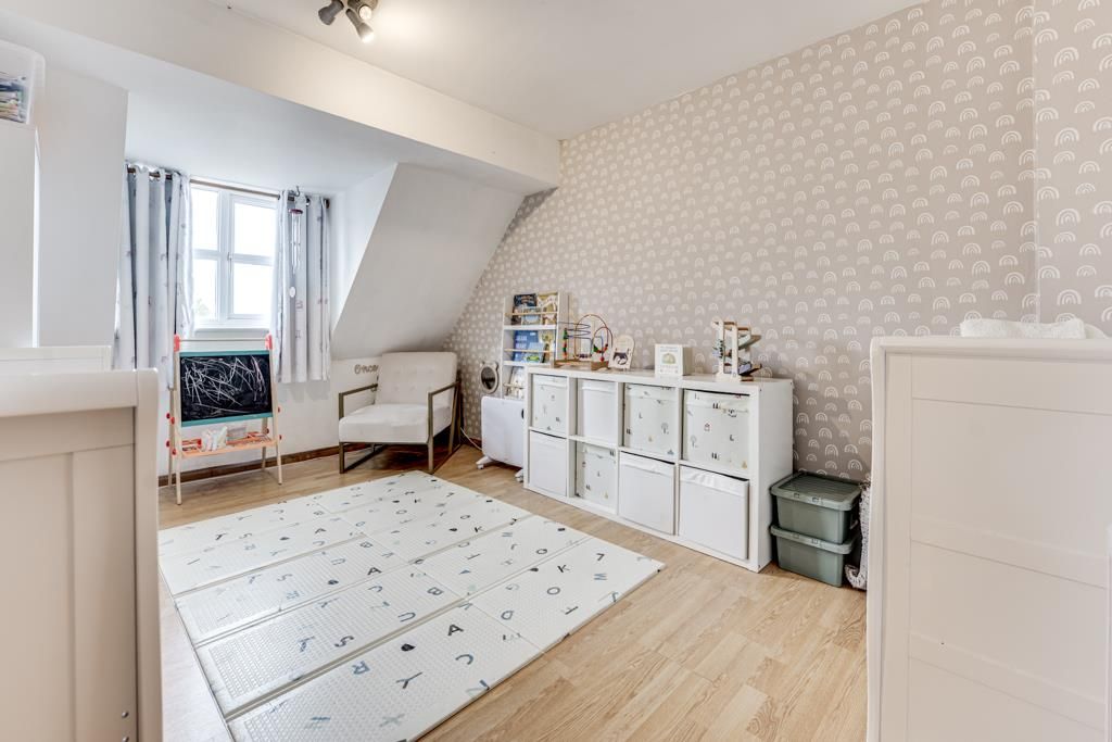 Property photo 2 of 16 20 The Wells, Finedon-3.Jpg