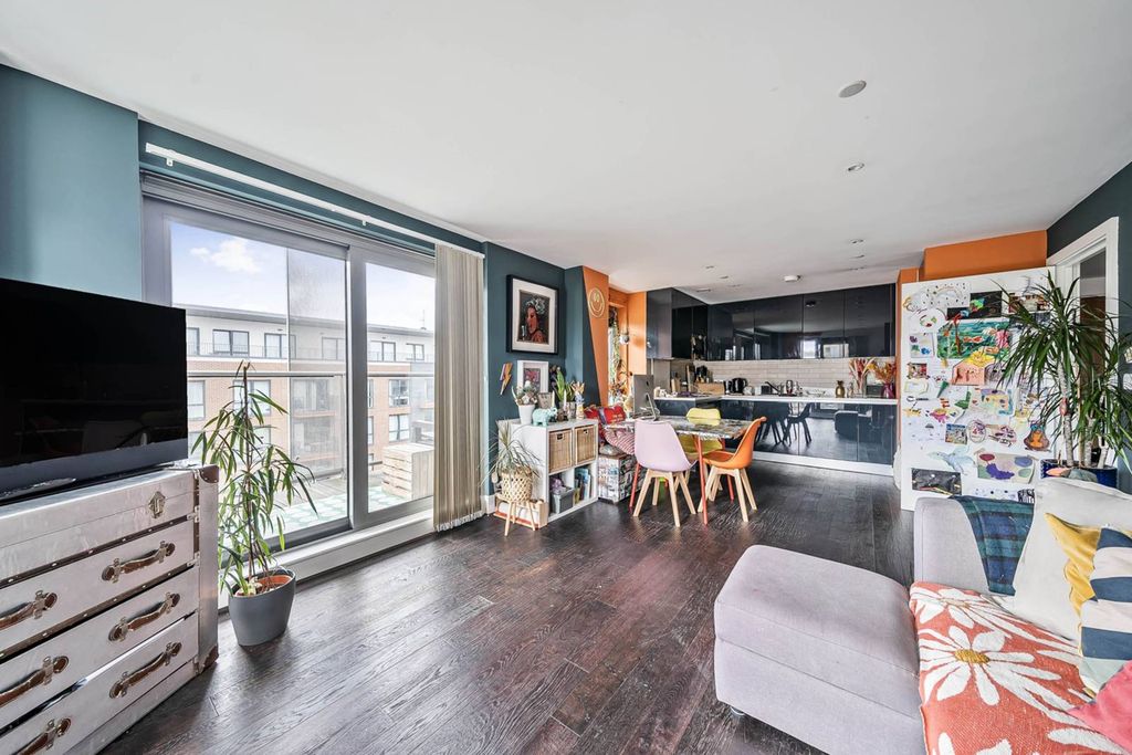 Property photo 3 of 26