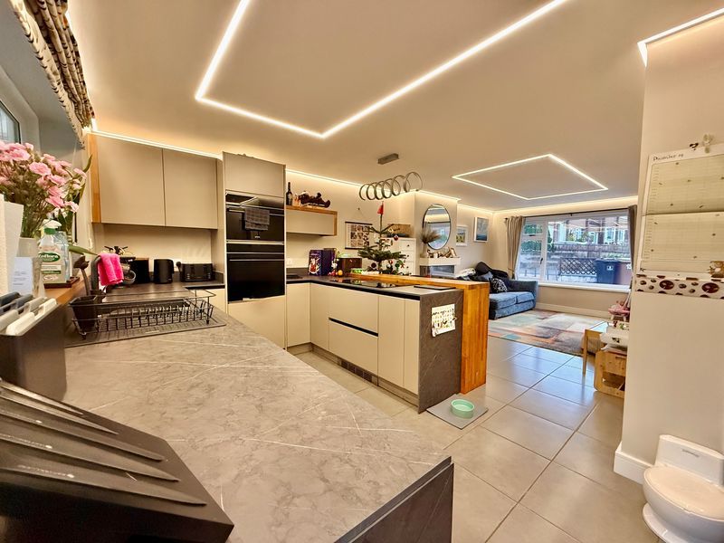 Property photo 3 of 26 Photo 8