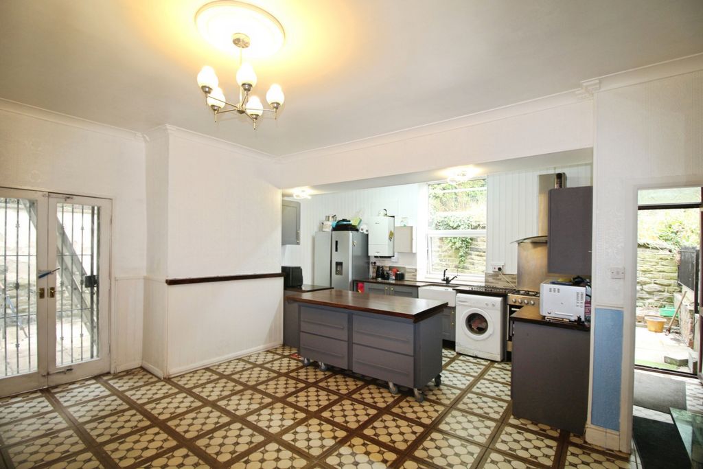 Property photo 3 of 17 Kitchen Diner