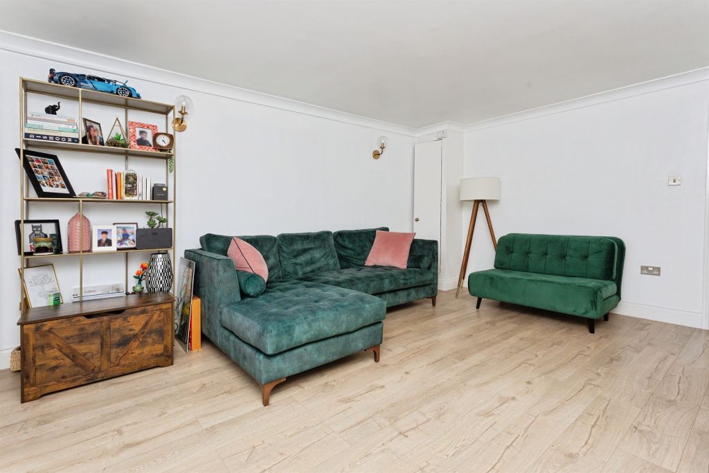 Property photo 3 of 11