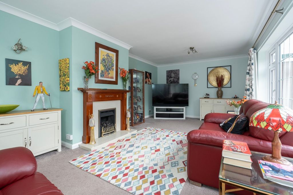 Property photo 2 of 14