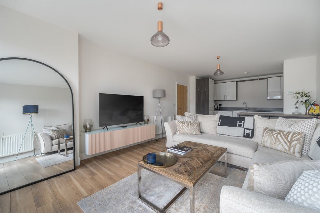 Property photo 3 of 12