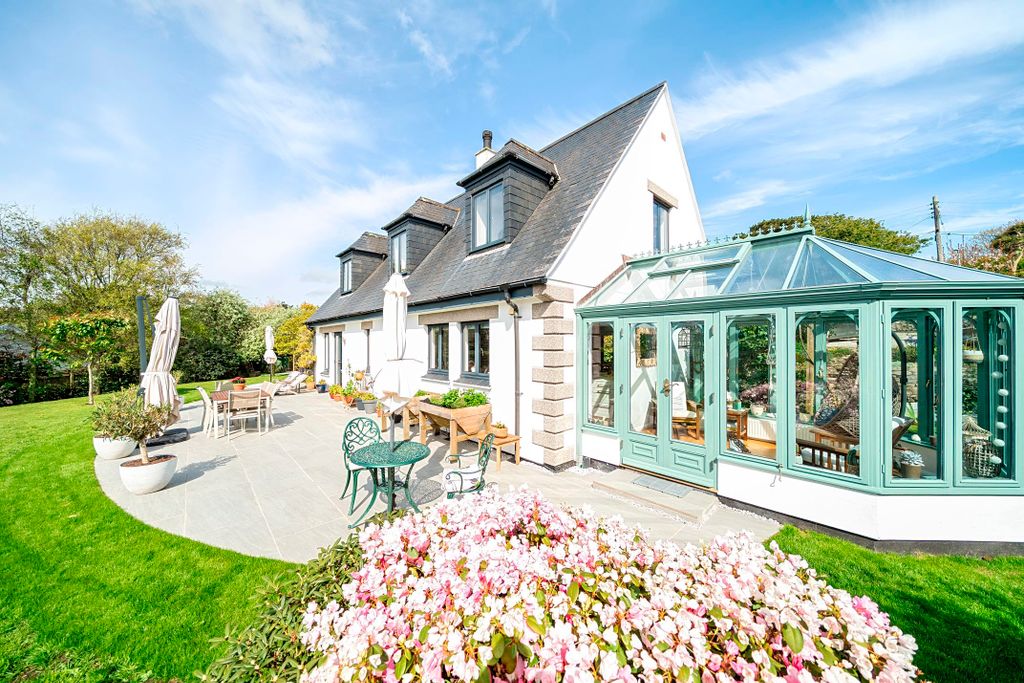 Property photo 2 of 13 Photo 2