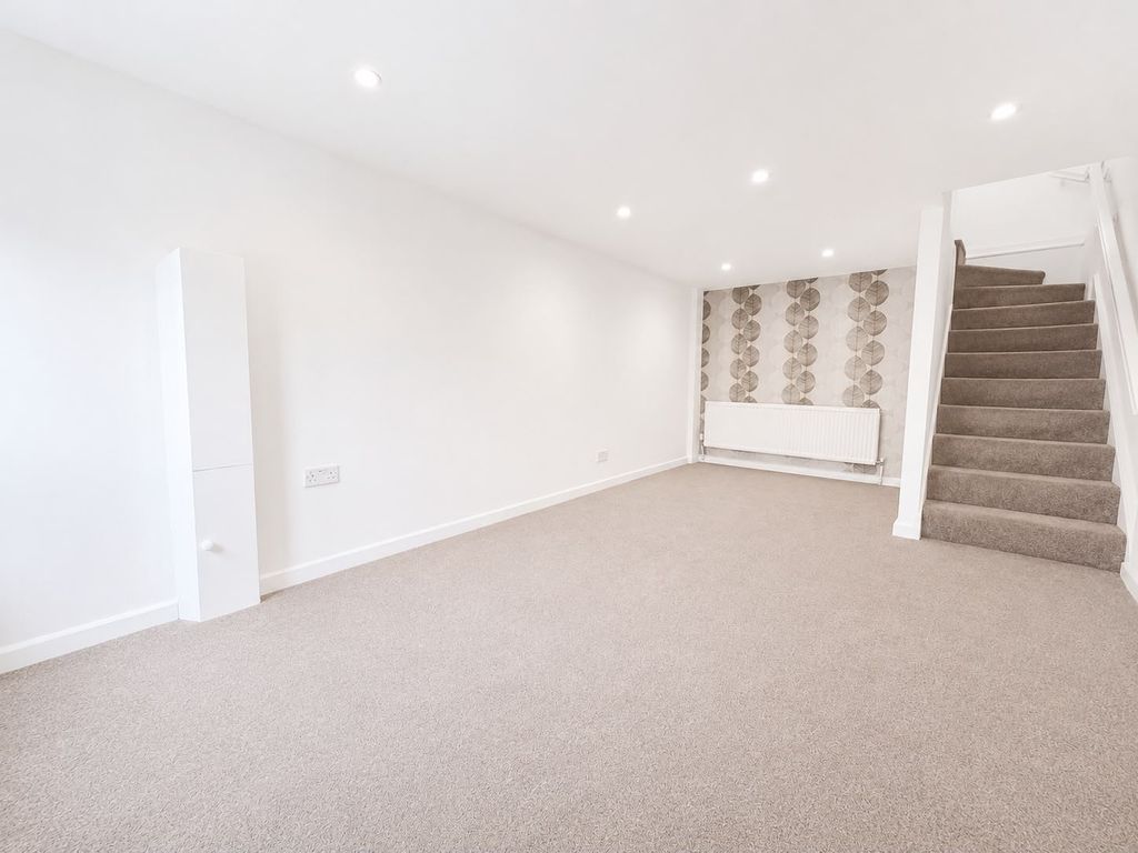 Property photo 2 of 13 Image