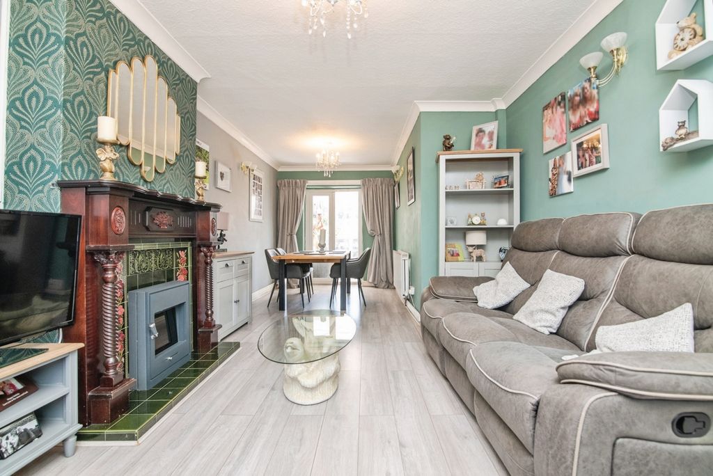 Property photo 2 of 17 Photo